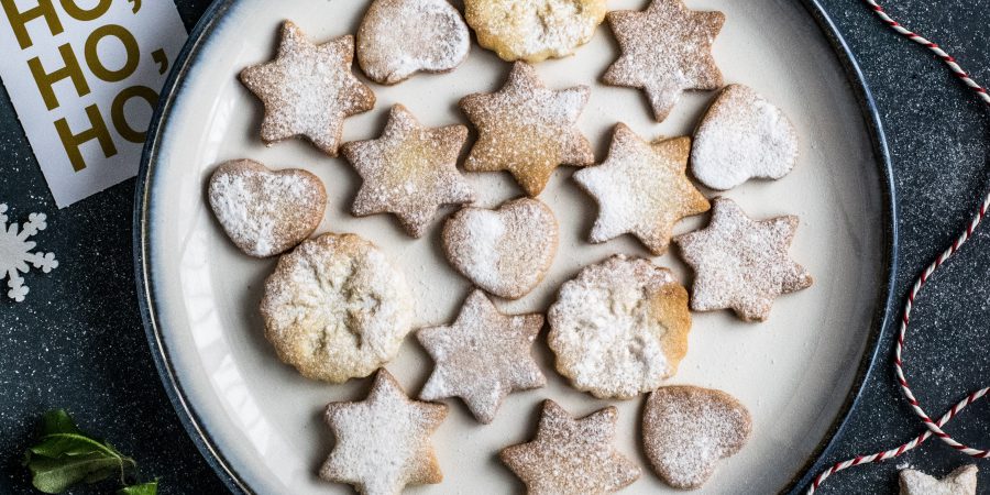 Tips for saving money this holiday season