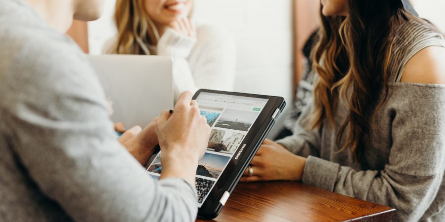 Can you spot a fake online review?